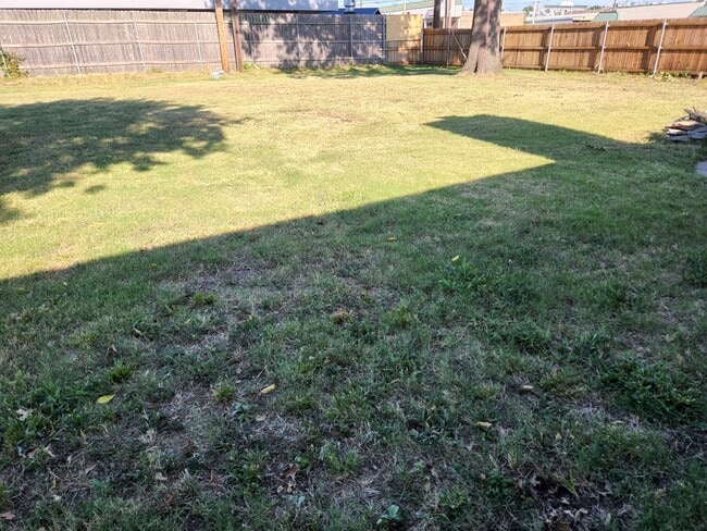 Building Photo - Cute Ranch-Style Home On Oversized Corner ...