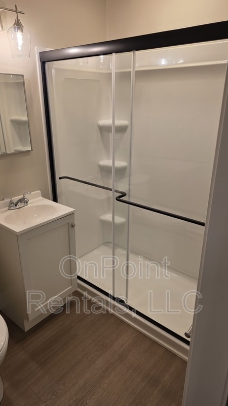 Building Photo - 5915 N Wayne Rd