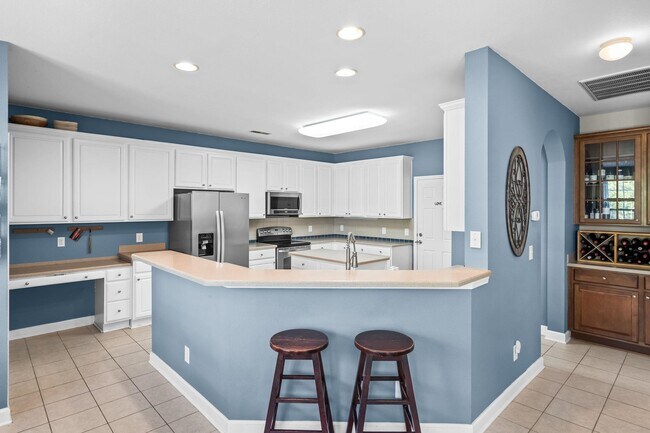 Building Photo - 587 Tuckahoe Rd