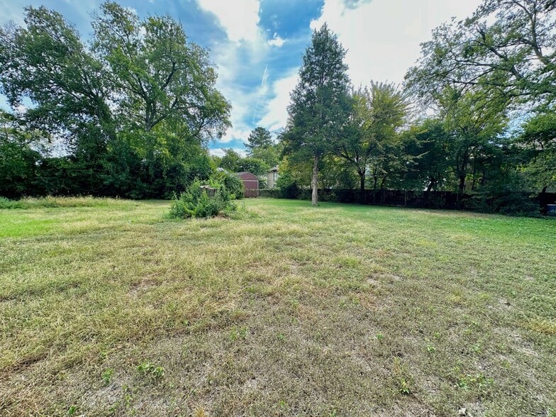 Building Photo - 1716 W Mayfield Rd