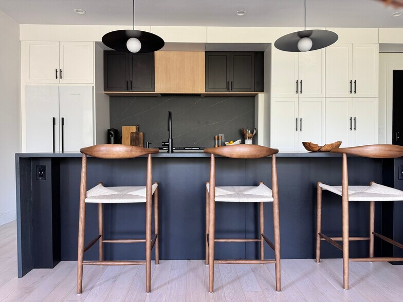 Kitchen - 347 Maverick St