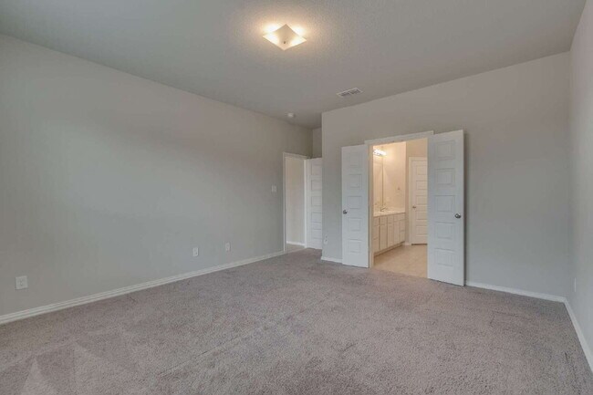 Building Photo - Charming 4-Bedroom Home in Eagle Mountain-...