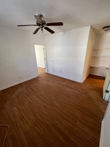 Building Photo - 424 Maple St