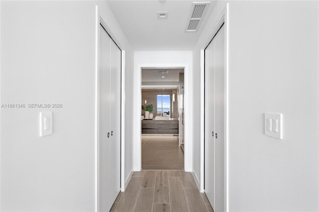 Building Photo - 1116 N Ocean Blvd