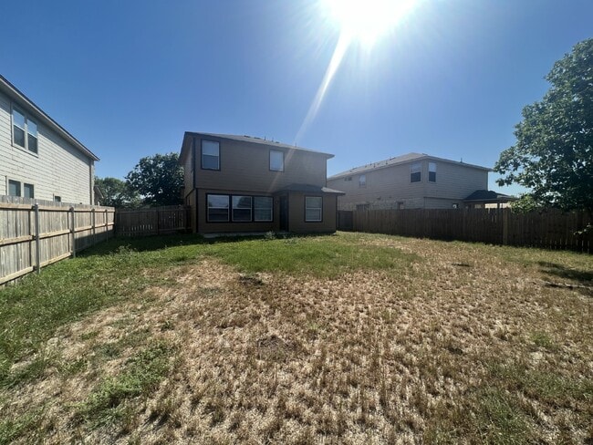 Building Photo - Prime Avery Park Location – Easy Access to...