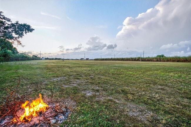 Building Photo - 3640 SW 22nd St