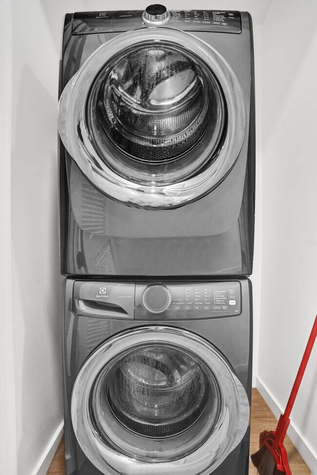 Building Photo - 1220 17th St