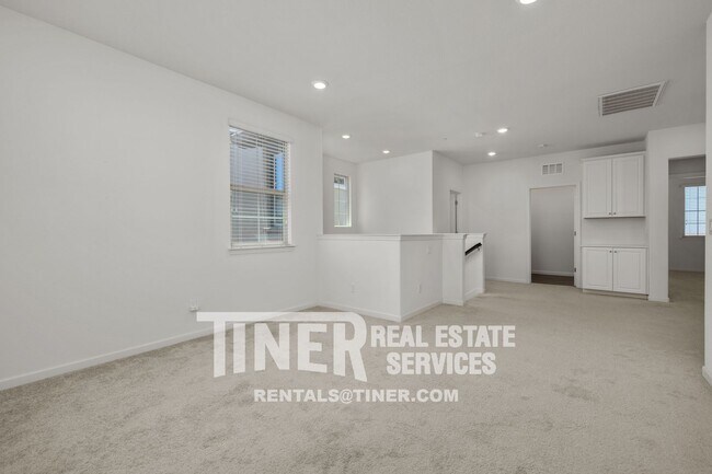 Building Photo - 8082 Avanti Dr