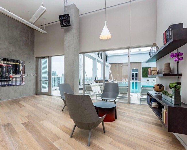 Building Photo - 151 SE 1st St