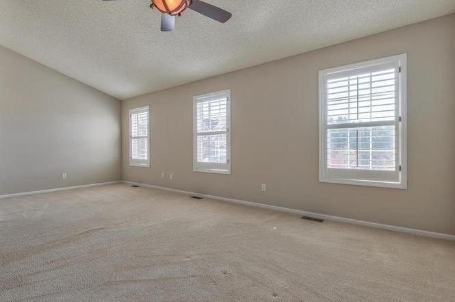 Building Photo - 15624 Lilac Dr