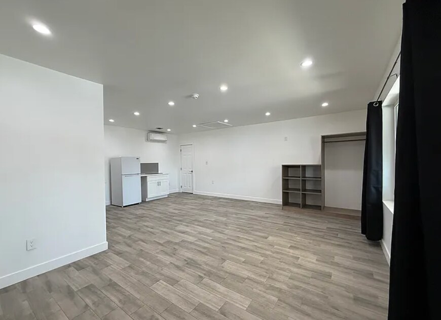 Building Photo - 8241 Shoup Ave