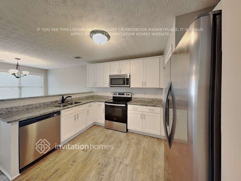 Building Photo - 113 Daisy Cir