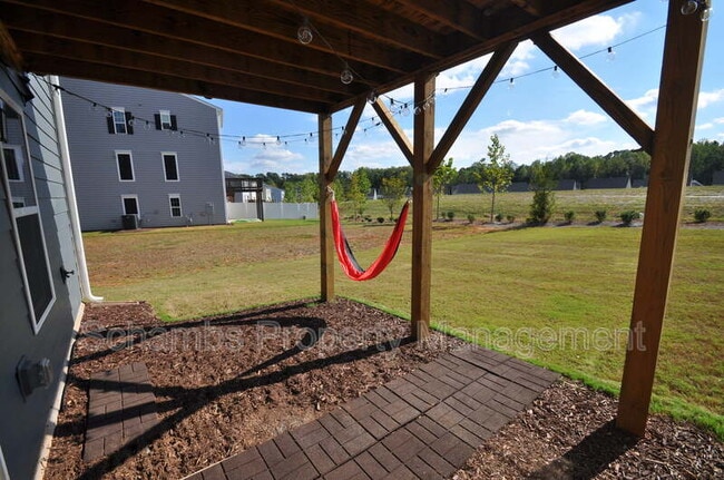 Building Photo - 200 Misty Pike Dr