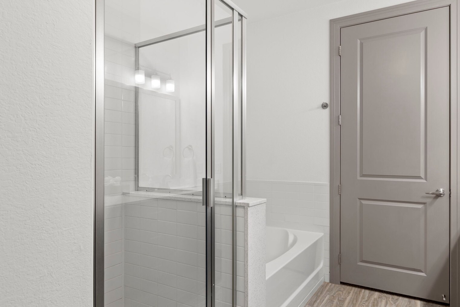 Building Photo - 555 N College Ave