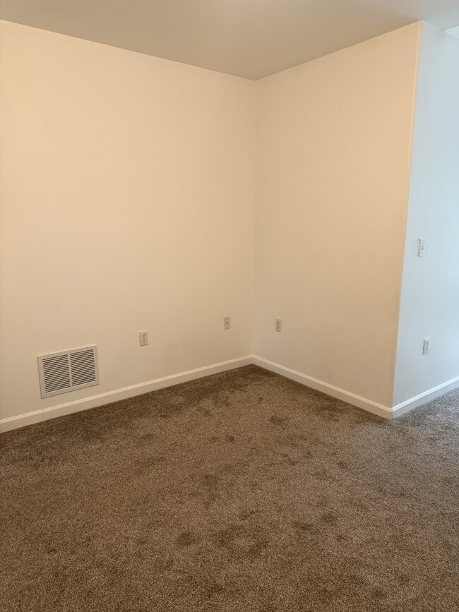 Building Photo - 4674 Mainsail Ave