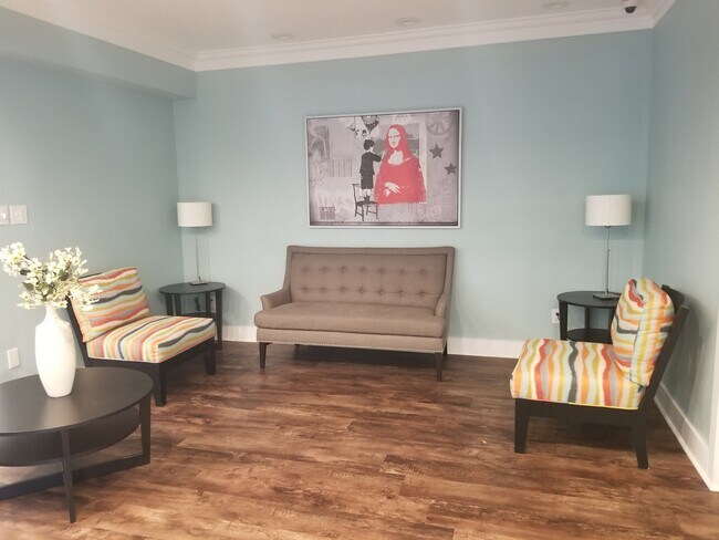 Another lobby seating area. - 935 La Posada Dr