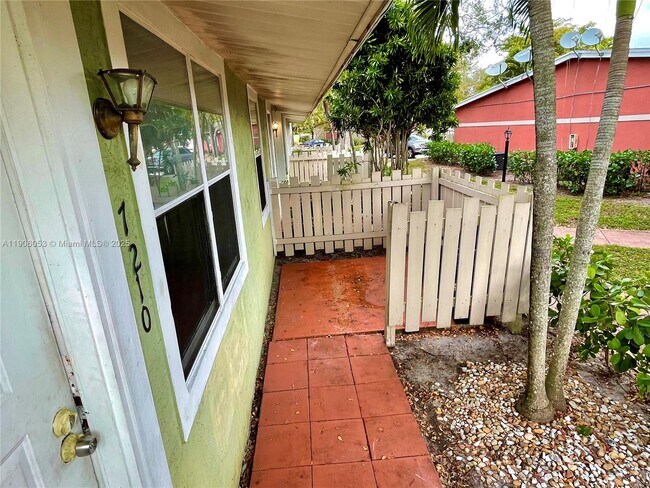 Building Photo - 7210 Southgate Blvd