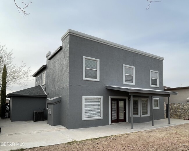 Building Photo - 452 Emerald Pass Ave