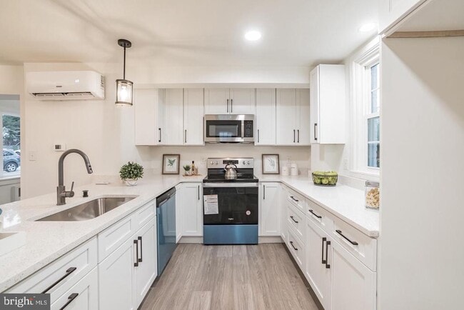 Building Photo - 115 Beech Rd