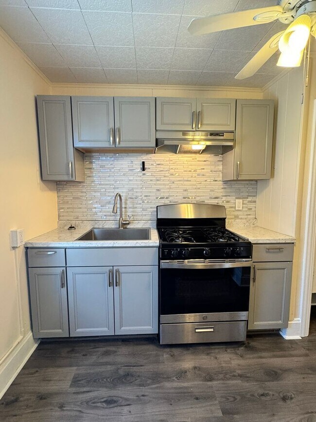 Building Photo - 301 N Catherine St