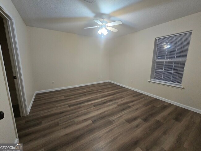 Building Photo - 401 S Ashley St