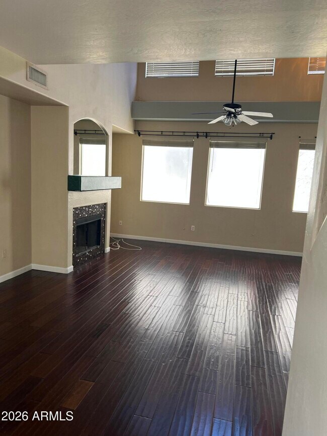 Building Photo - 15420 S 14th Pl