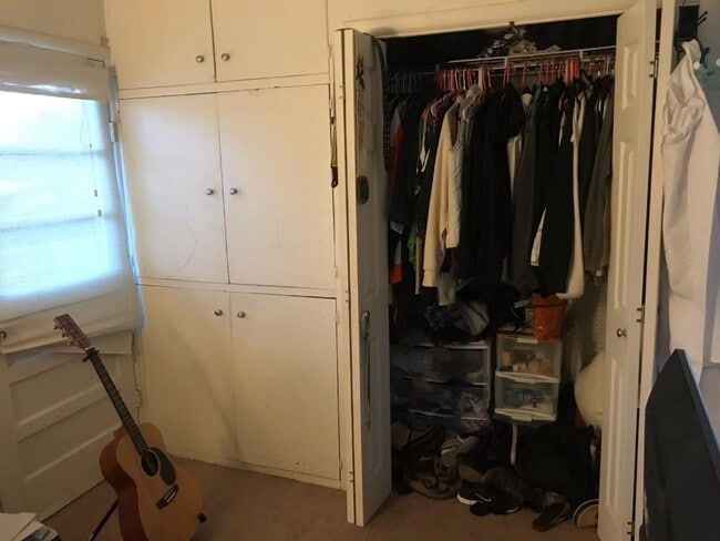 Building Photo - Aug. 2026 Pre-Lease Spacious 5-Bedroom Hom...