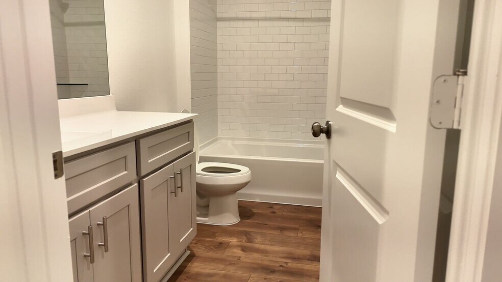 Building Photo - 15932 Blass Vly Dr