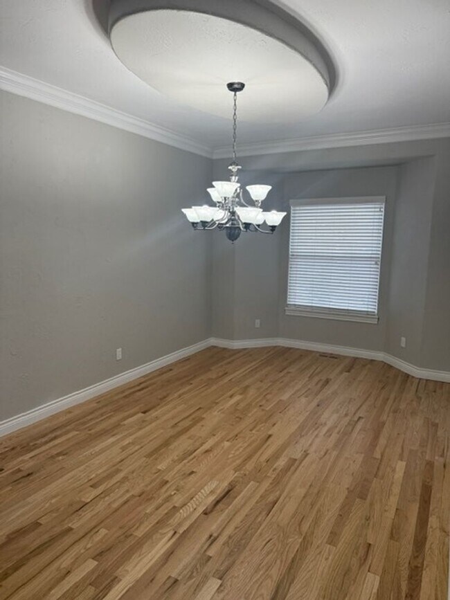 Building Photo - WELCOME HOME!