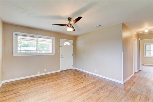 Building Photo - 1300 Bennett Dr