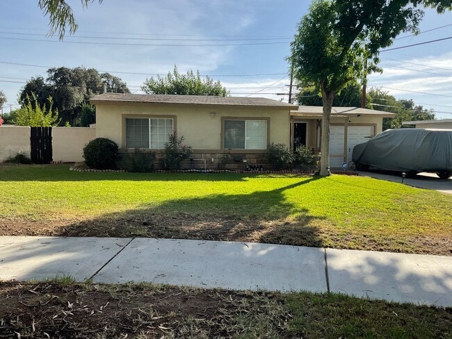 Building Photo - Great Single Story corner lot home!