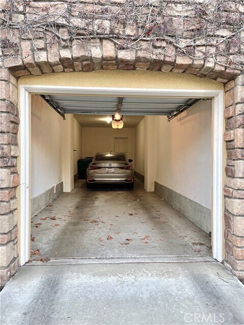 Building Photo - 1007 Terra Bella