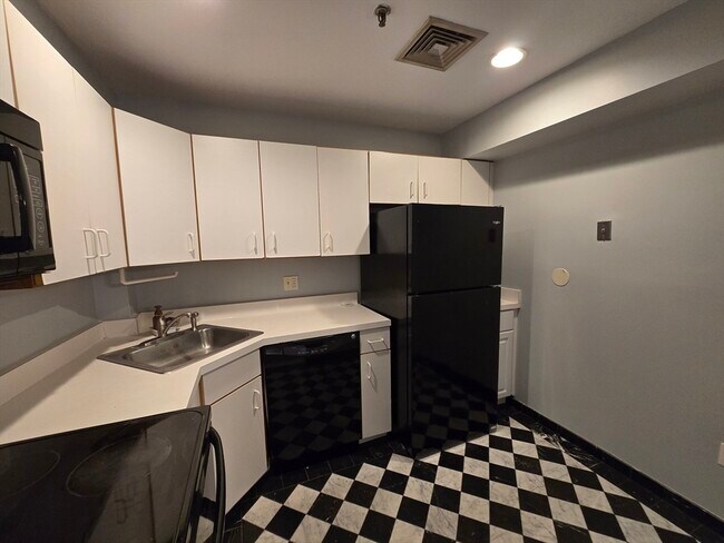 Building Photo - 500 Washington St