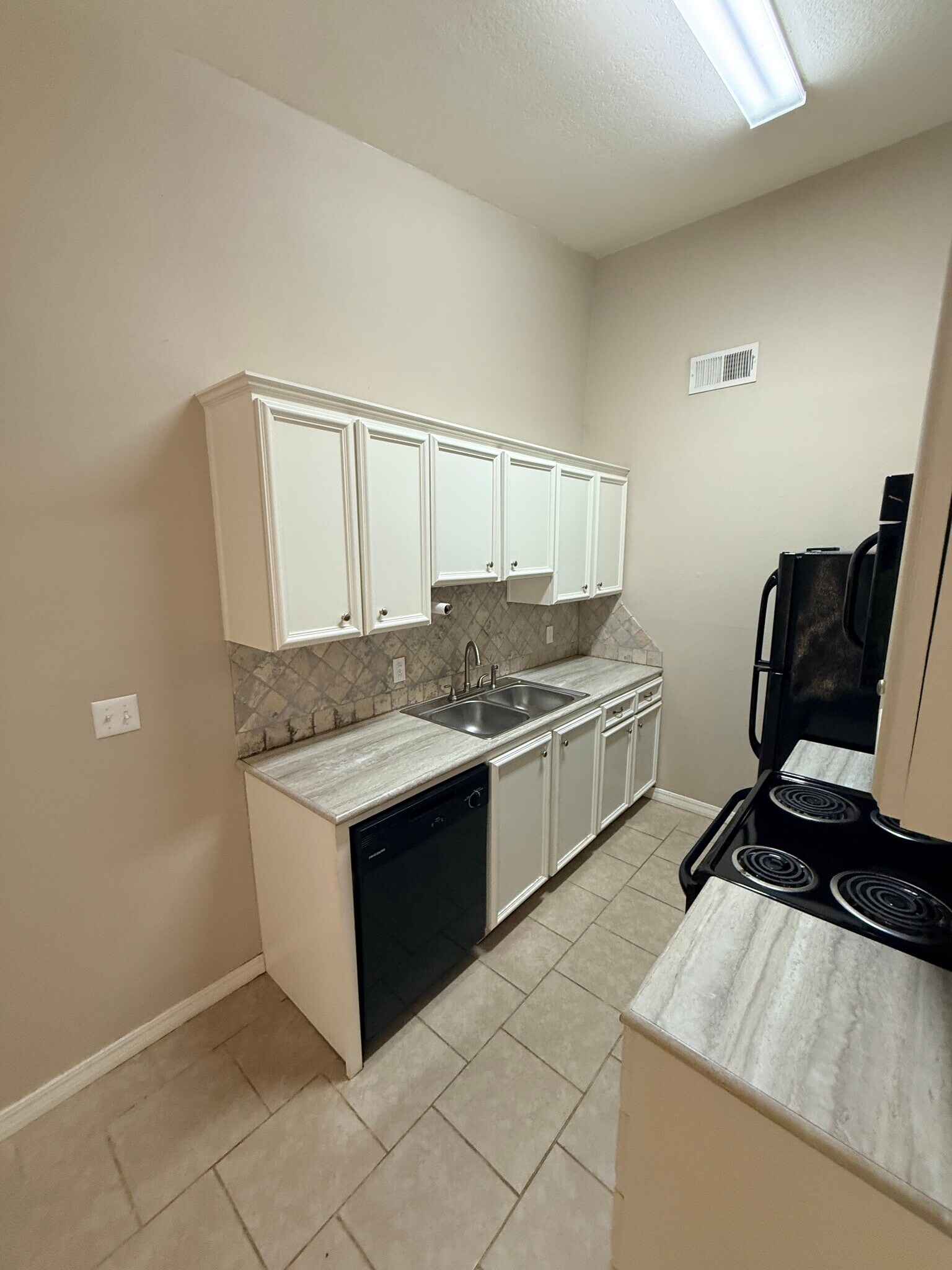 Building Photo - 822 Hardy Springs Cir