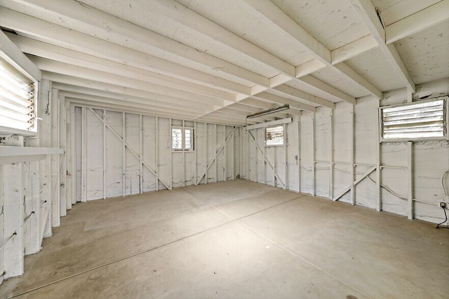 Building Photo - 1773 S Garth Ave