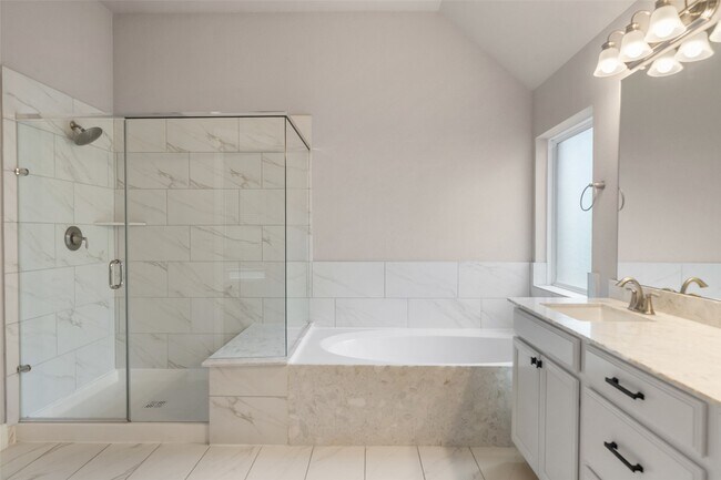 Building Photo - 1524 N Blue Bonnet Ln