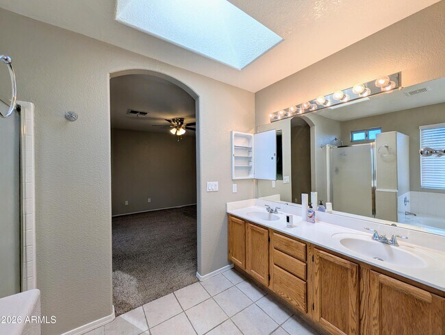 Building Photo - 8639 W Fullam St