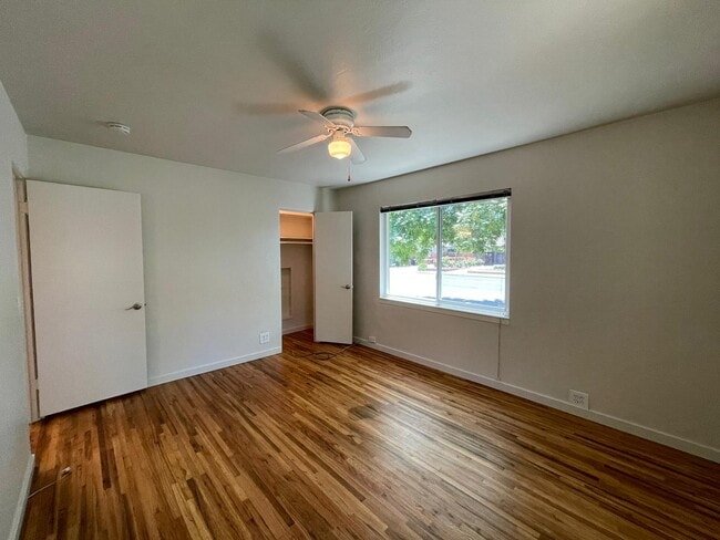 Building Photo - 705 W Roseburg Ave