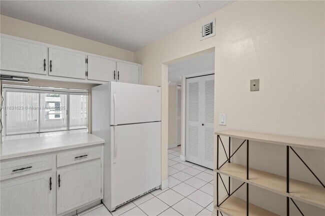 Building Photo - 8350 Sands Point Blvd