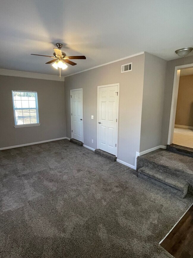 Building Photo - Renovated 1950's 3 Bedroom Home For Rent!