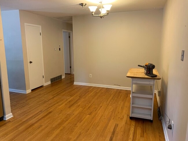 Building Photo - 4 bed/2 bath Home located in central Fort Collins off Drake