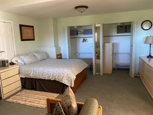 Building Photo - 819 Villa Vista St