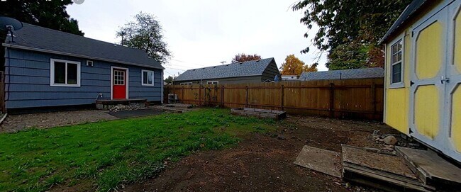 Building Photo - Charming 1+bd, 1ba Bungalow w/ Renovated A...