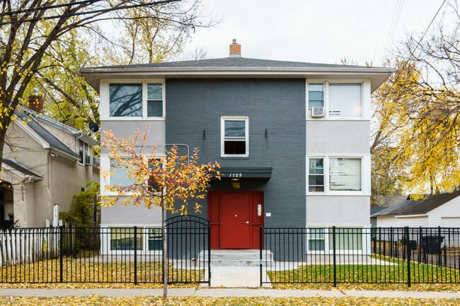 Primary Photo - 1709 N 26th Ave