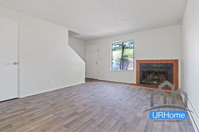 Building Photo - Nguyen Triplex