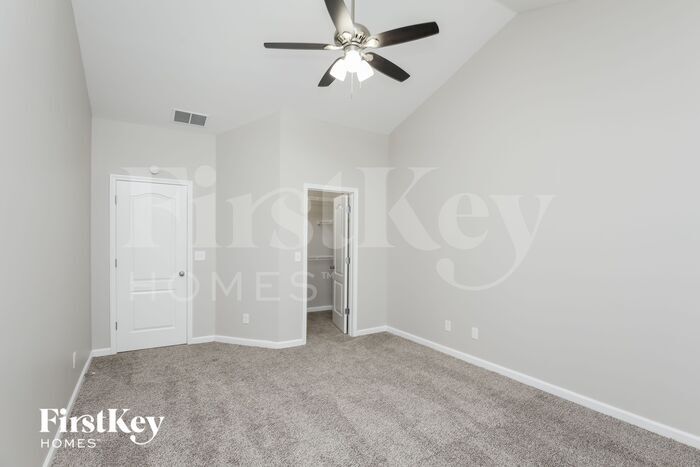 Building Photo - 731 Mallard Dr