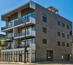 Building Photo - 1203 W Augusta Blvd