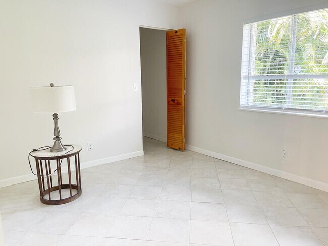 Building Photo - 5971 La Pinata Blvd