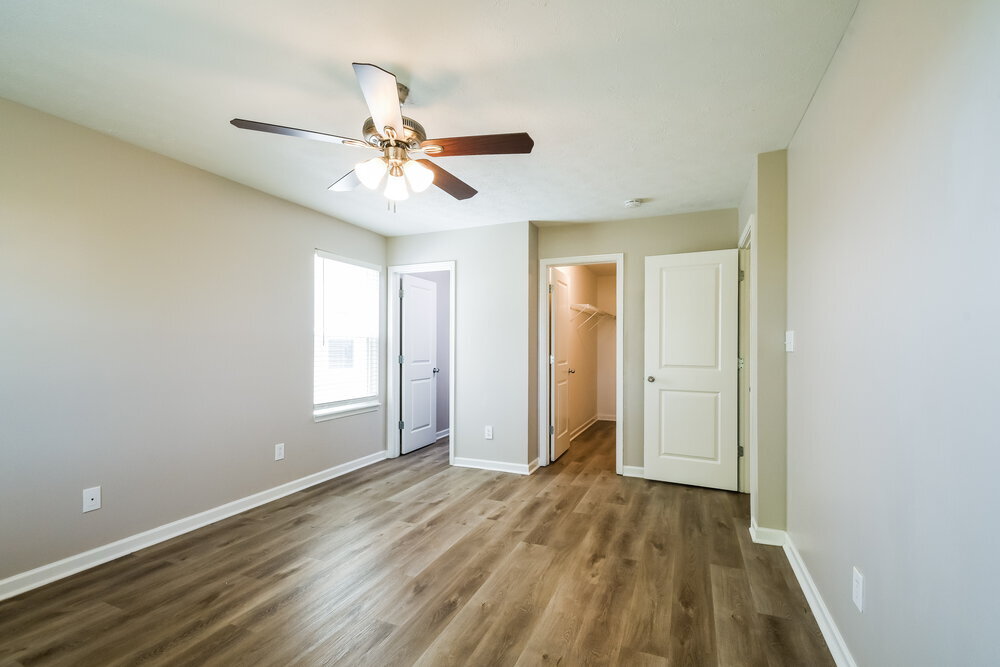 Building Photo - 15298 Royal Grove Dr