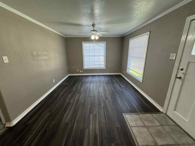 Building Photo - 3708 Sleeper Ave